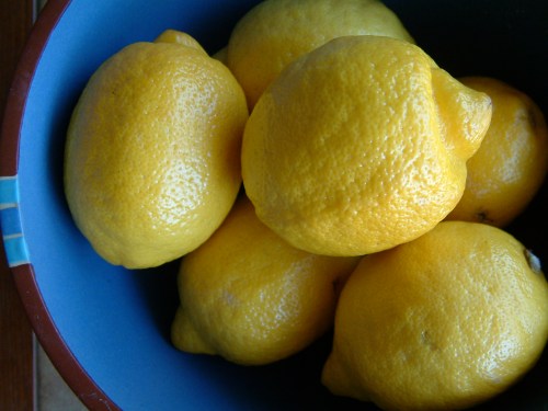 Bowl of lemons