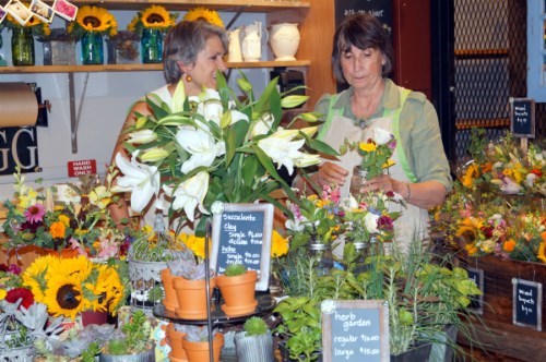 Stow Greenhouses offer artisan flowers using eco-friendly and sustainable growing practices.