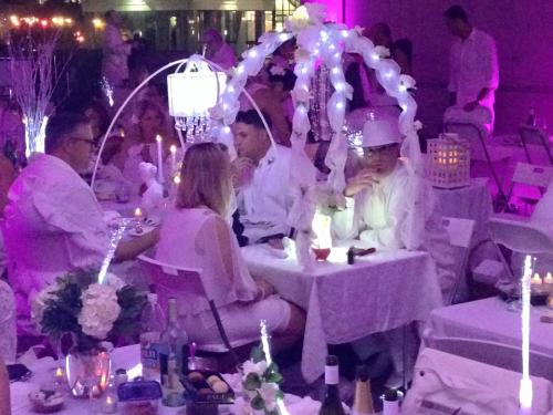 Diner en Blanc6